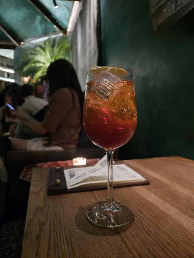 Cocktail bar
