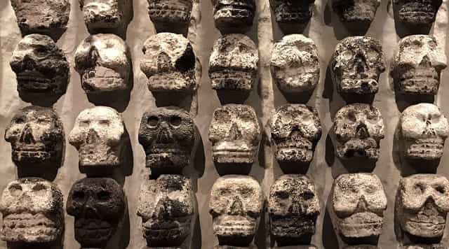 Templo Mayor Museum: Immersive uniform installation for atmospheric event design.