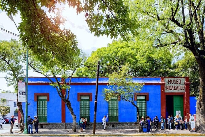 Galería Central museum exterior for high-end corporate events and exclusive incentive travel.