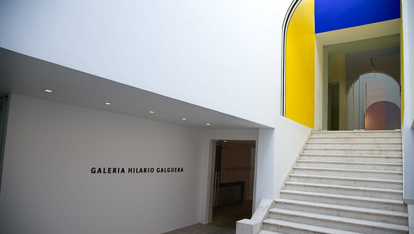 Minimalist Galería L art gallery venue for exclusive cocktail receptions and product launches.