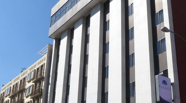 Hotel Estoril mid-market venue for corporate training and local association meetings.