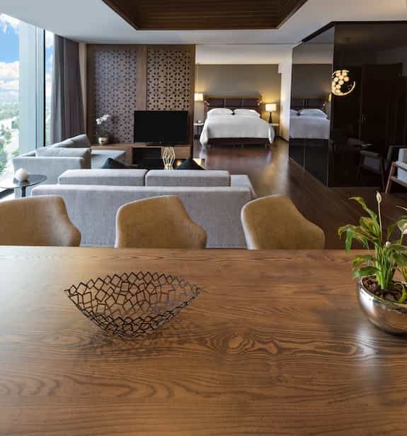 Luxury executive boardroom at Fiesta Americana México Toreo for private business meetings.