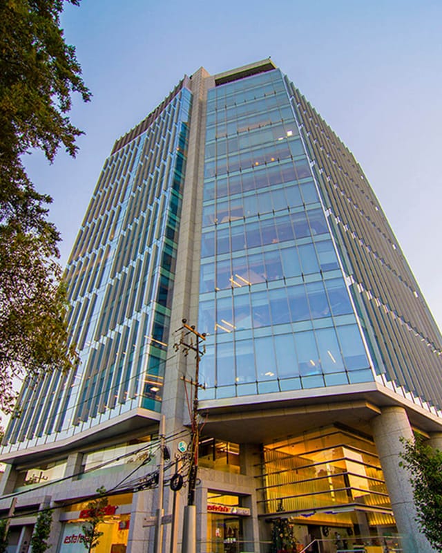 Modern Terraza venue at IOS OFFICES Corporativo Condesa for corporate meetings and VIP events.