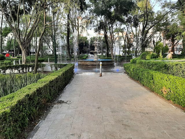 Manicured Parque Pascual Ortiz Rubio for corporate retreats and cocktail receptions.