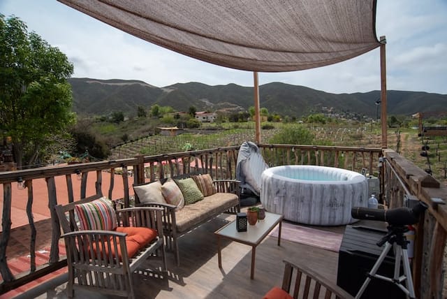 Glamping Mediano vineyard deck: luxury executive retreat and boutique incentive trip venue.