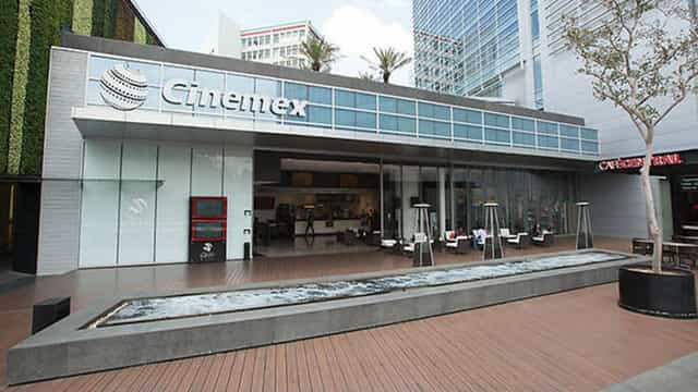 Modern open-air patio seating for corporate networking and outdoor hospitality events.