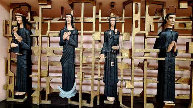 Sagrada Familia installation: dramatic upscale focal point for luxury event design.
