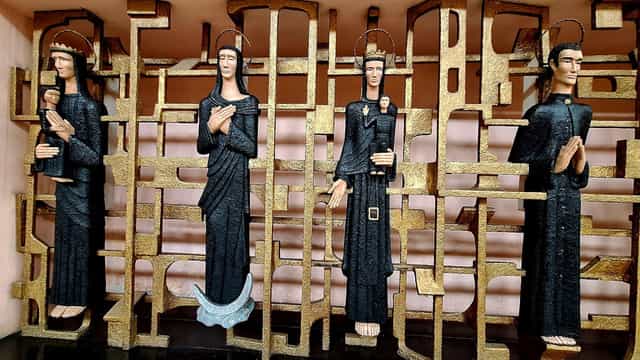 Sagrada Familia installation: dramatic upscale focal point for luxury event design.