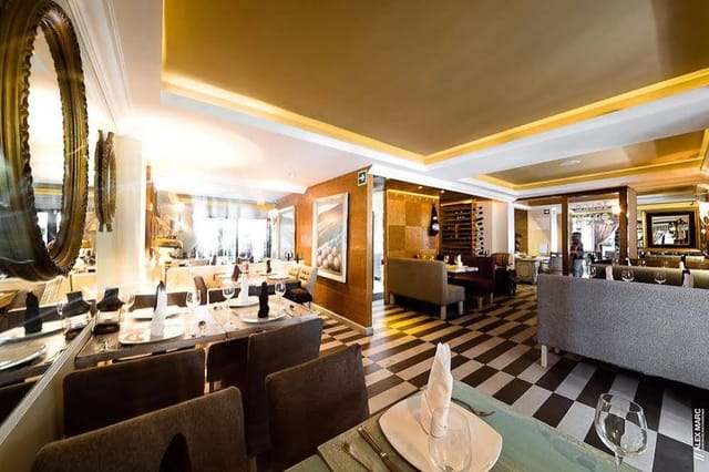 Contemporary María Condesa hotel restaurant for corporate dinners and VIP networking events.