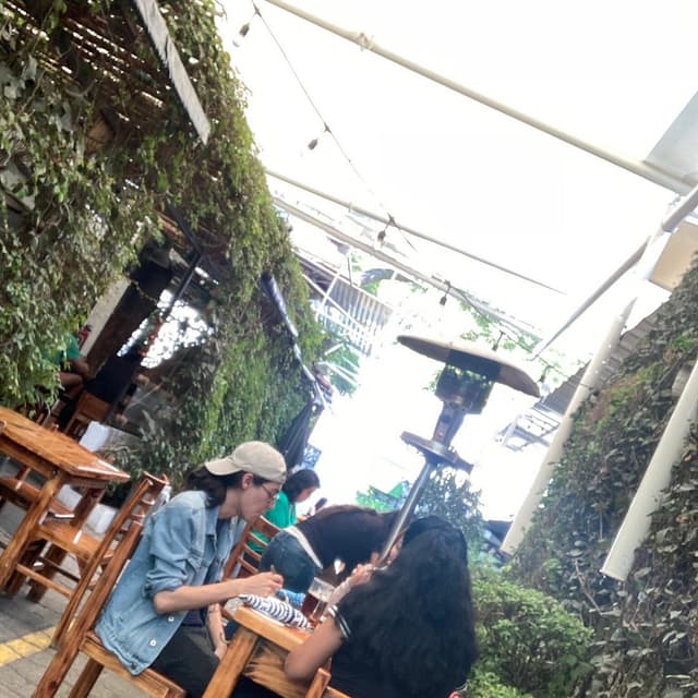Bar & grill