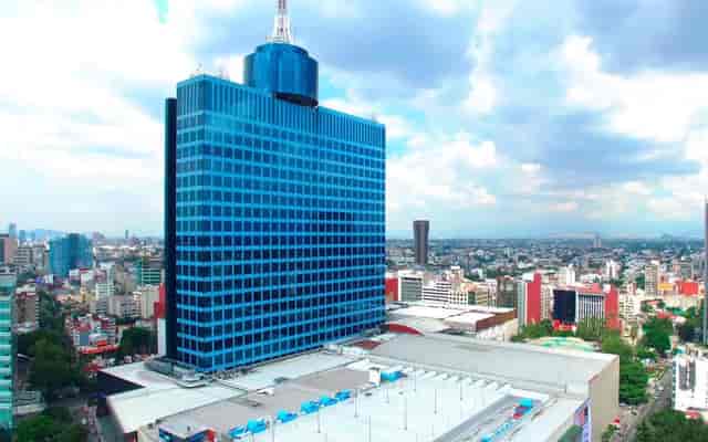 Explanada del WTC Mexico: urban venue for corporate summits and convention facilities.