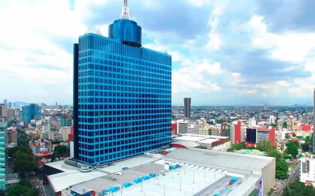 Explanada del WTC Mexico: urban venue for corporate summits and convention facilities.