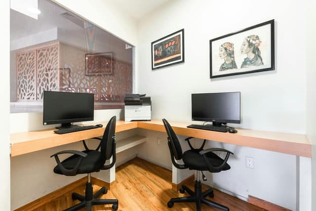 Salon Acacias