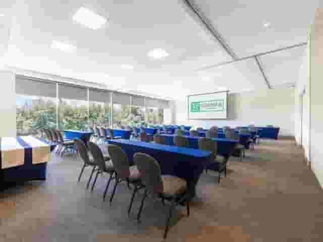 Salon Acacias