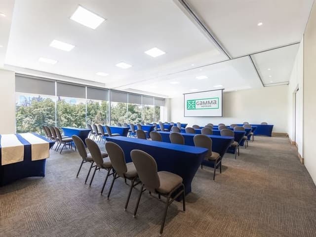 Salon Acacias