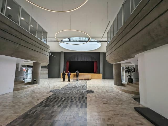 Performing arts theater