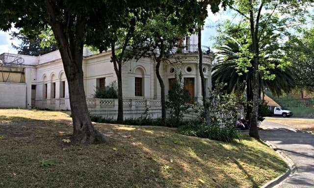 Performing arts theater