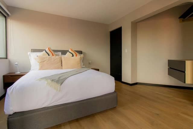 2BR | Skyline Views