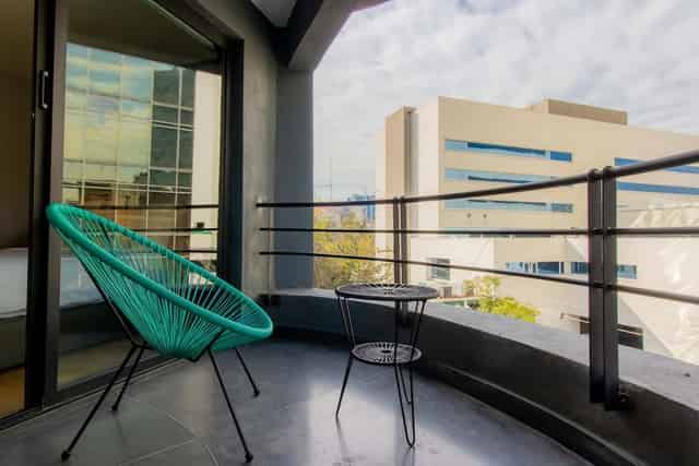 2BR | Vibrant Skyline Stay