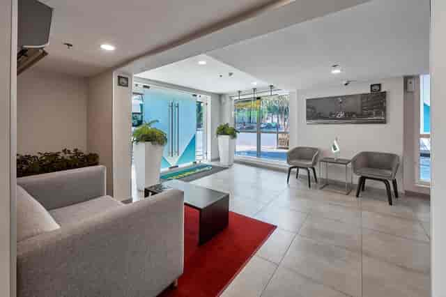 Torre Junior lobby at Patriotismo Hotel & Villas, ideal for event registration and meet-and-greets.