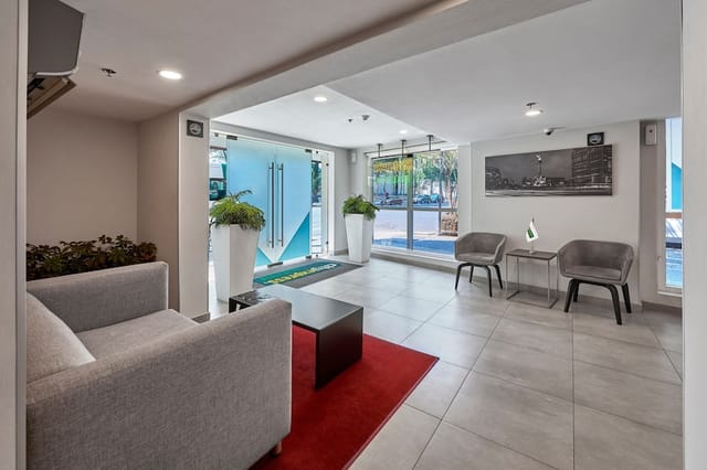 Torre Junior lobby at Patriotismo Hotel & Villas, ideal for event registration and meet-and-greets.