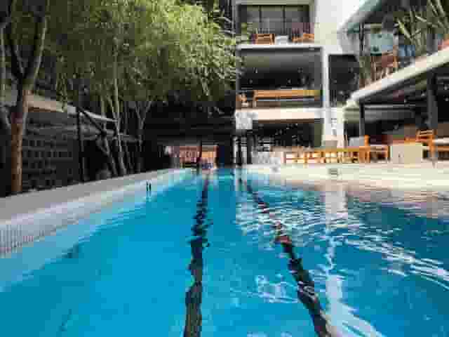 Pool Bar