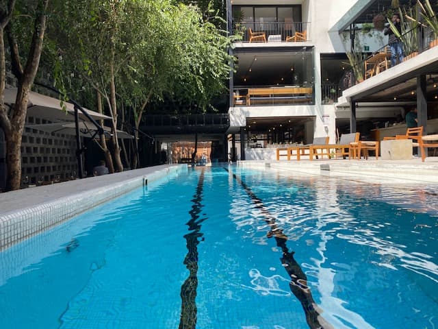 Pool Bar
