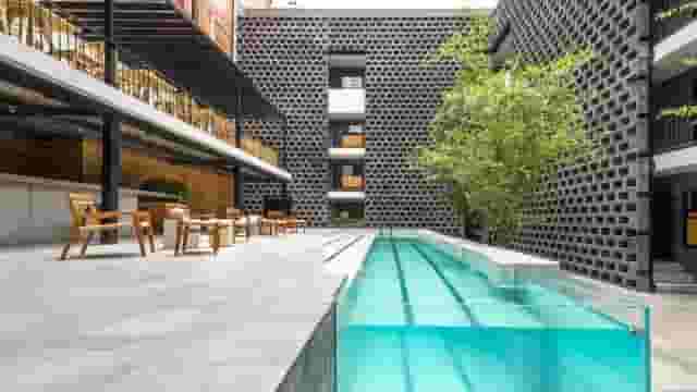 Pool Bar