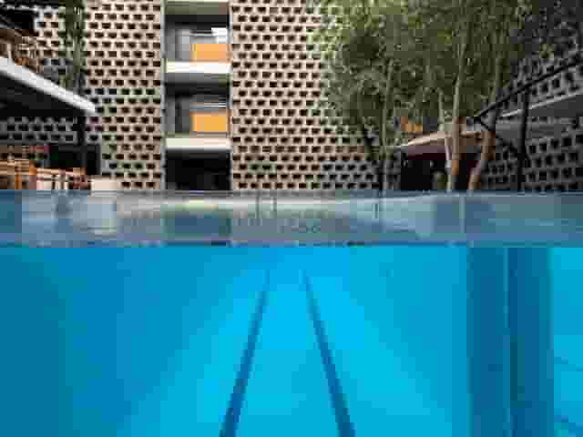 Pool Bar