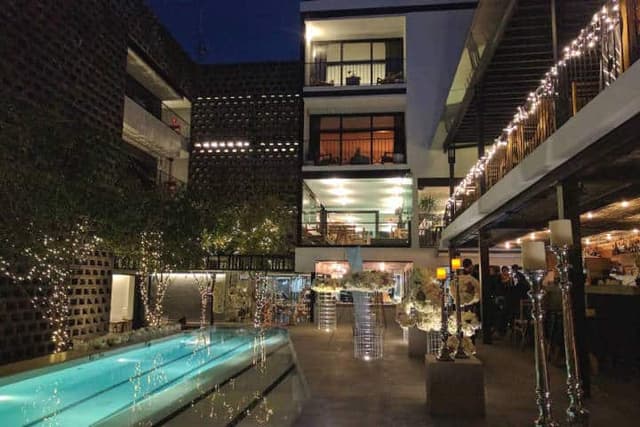 Alberca Bar