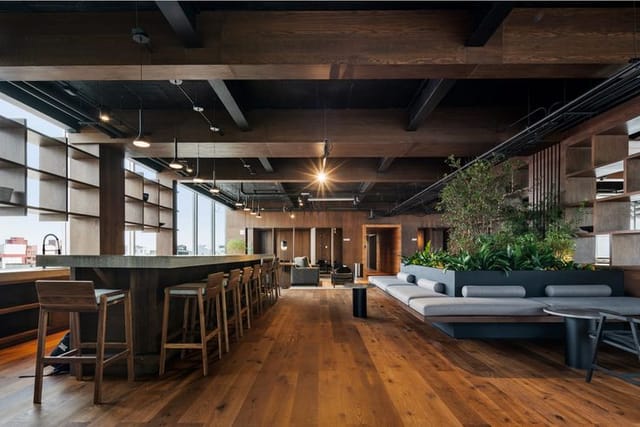 Biophilic meeting room at PUBLICO-REFORM 333, ideal for luxury networking and VIP events.