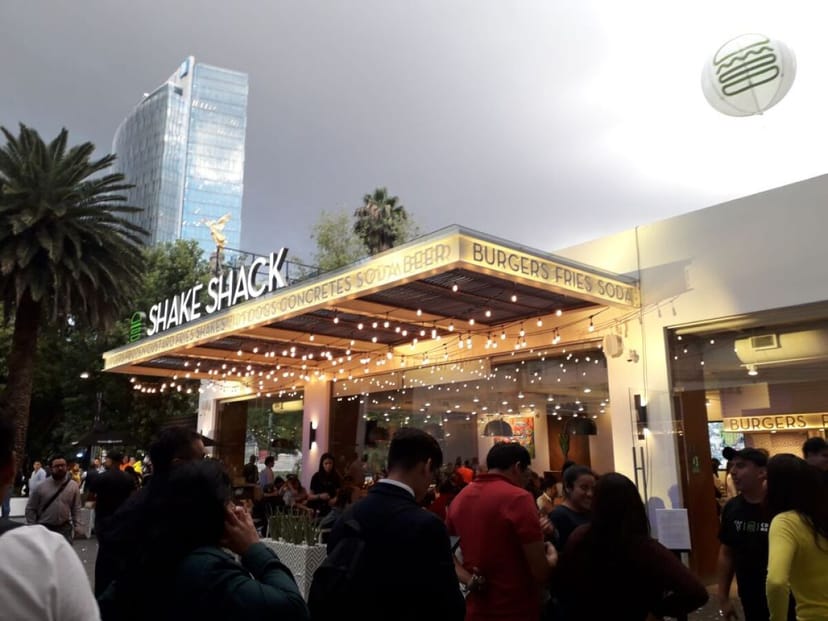 Shake Shack Mexico City Miyana: Open-air restaurant venue for casual networking event receptions.