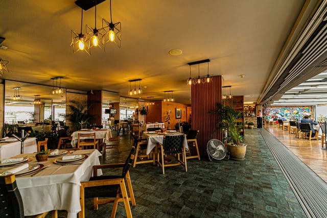 Legado Terraza indoor-outdoor event space for corporate networking and luncheon.