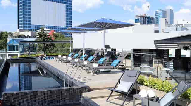 Rooftop terrace at Alia Inn Boutique, ideal for executive networking and corporate cocktail events.