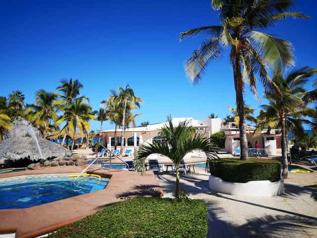 Tropical restaurant at Buena Vista Resort for incentive travel and corporate networking events.
