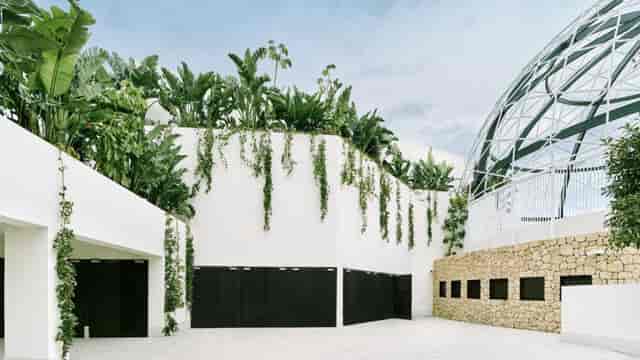 Modern UNVRS terrace venue with biophilic design for corporate events and cocktail receptions.