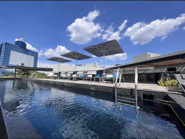Upper Bar at Terraza Nápoles: Chic open-air rooftop venue for upscale networking and receptions.
