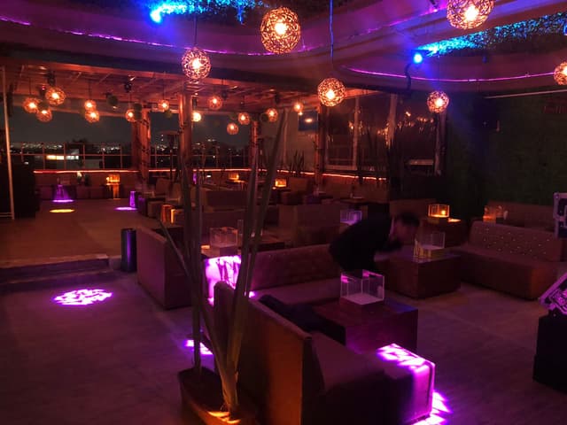 Upper bar area