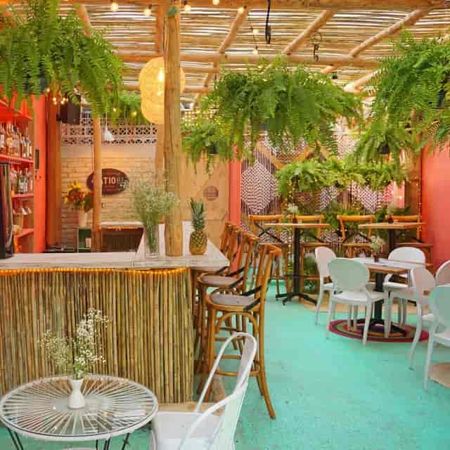 Tropical-boho main terrace at Terraza Nápoles, ideal for intimate cocktail reception or networking.