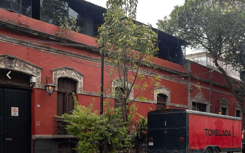 TAPANCO Lucerna 32 historic venue with tight loading dock for event setup logistics.