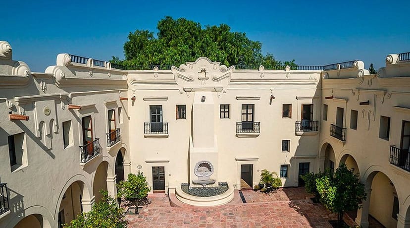 Spanish-colonial courtyard function room for boutique dinner and cocktail reception venue.