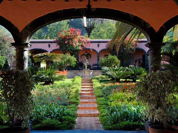 Hacienda de San Antonio Clavería courtyard for luxury outdoor wedding and corporate event venue.