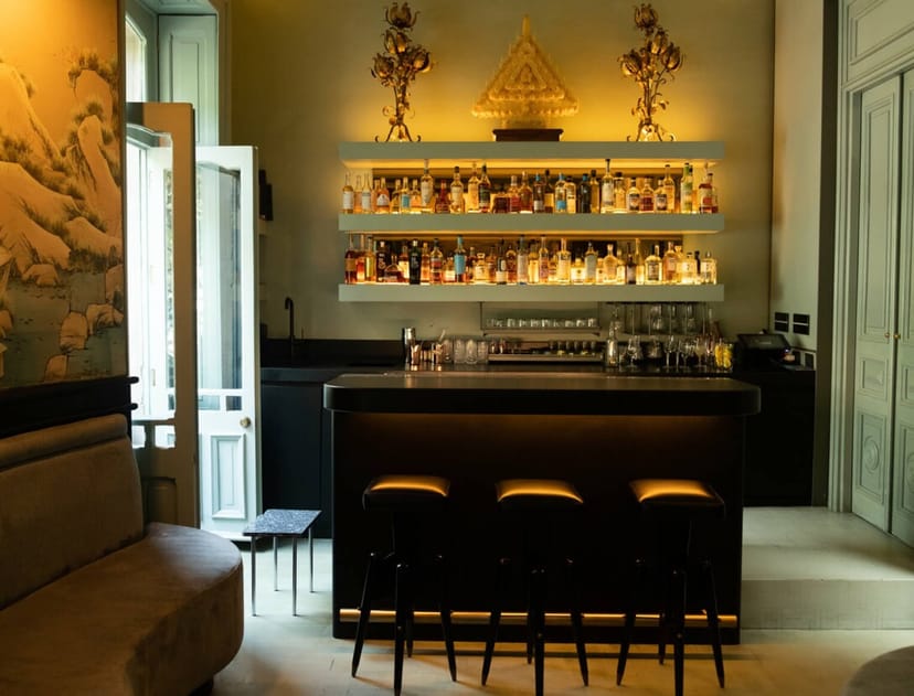 Luxe lounge bar in Rosetta for exclusive VIP receptions and sophisticated corporate networking.
