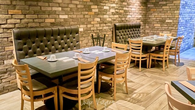 Café MX modern rustic break-out area for small group collaboration and corporate events.