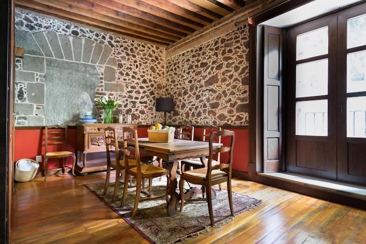 Rustic Casa Sauto breakout room for private board meetings and creative workshops.