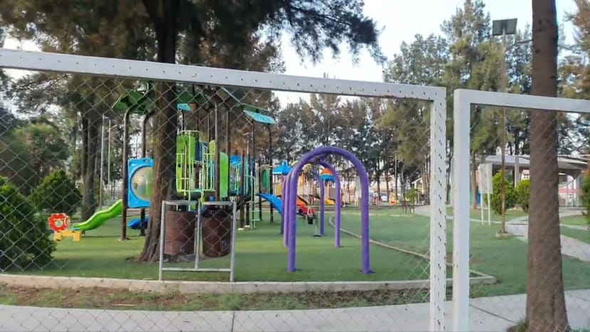 Esplanade at Parque de Tláhuac: outdoor event venue requiring accessibility and safety upgrades.