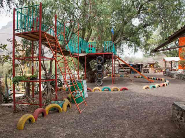 Esplanade at Parque de Tláhuac, outdoor teambuilding venue with limited accessibility.