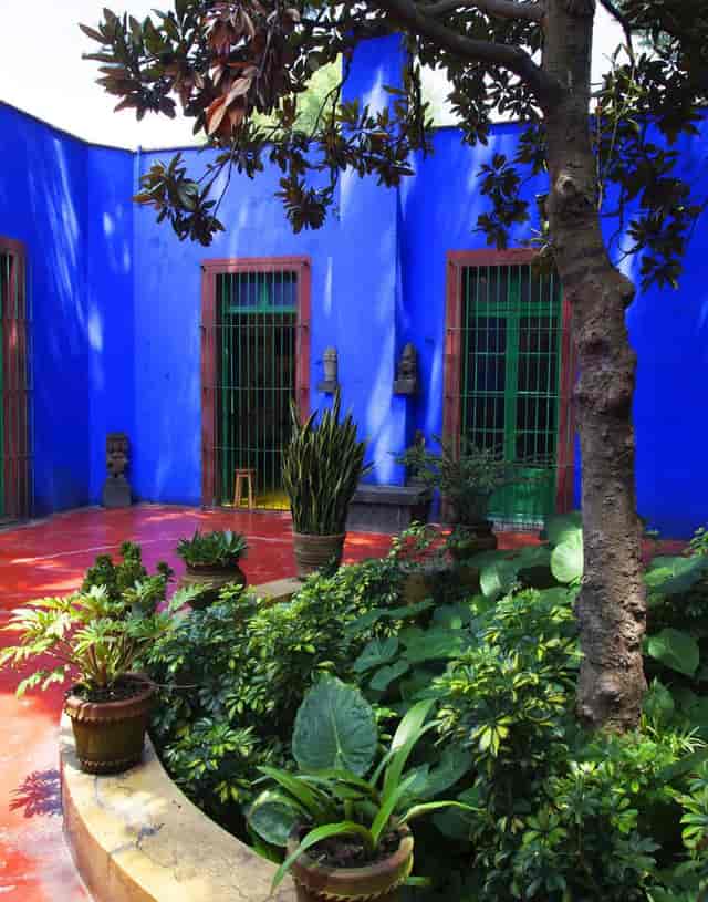 Art Gallery at Casa de Cultura Frida Kahlo: unique architectural venue for cocktail receptions.