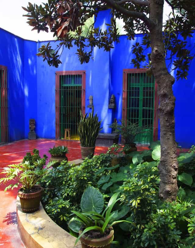 Art Gallery at Casa de Cultura Frida Kahlo: unique architectural venue for cocktail receptions.