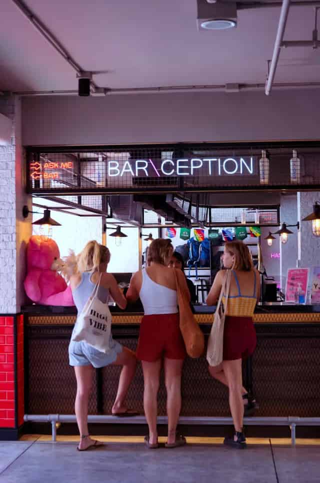 Bar